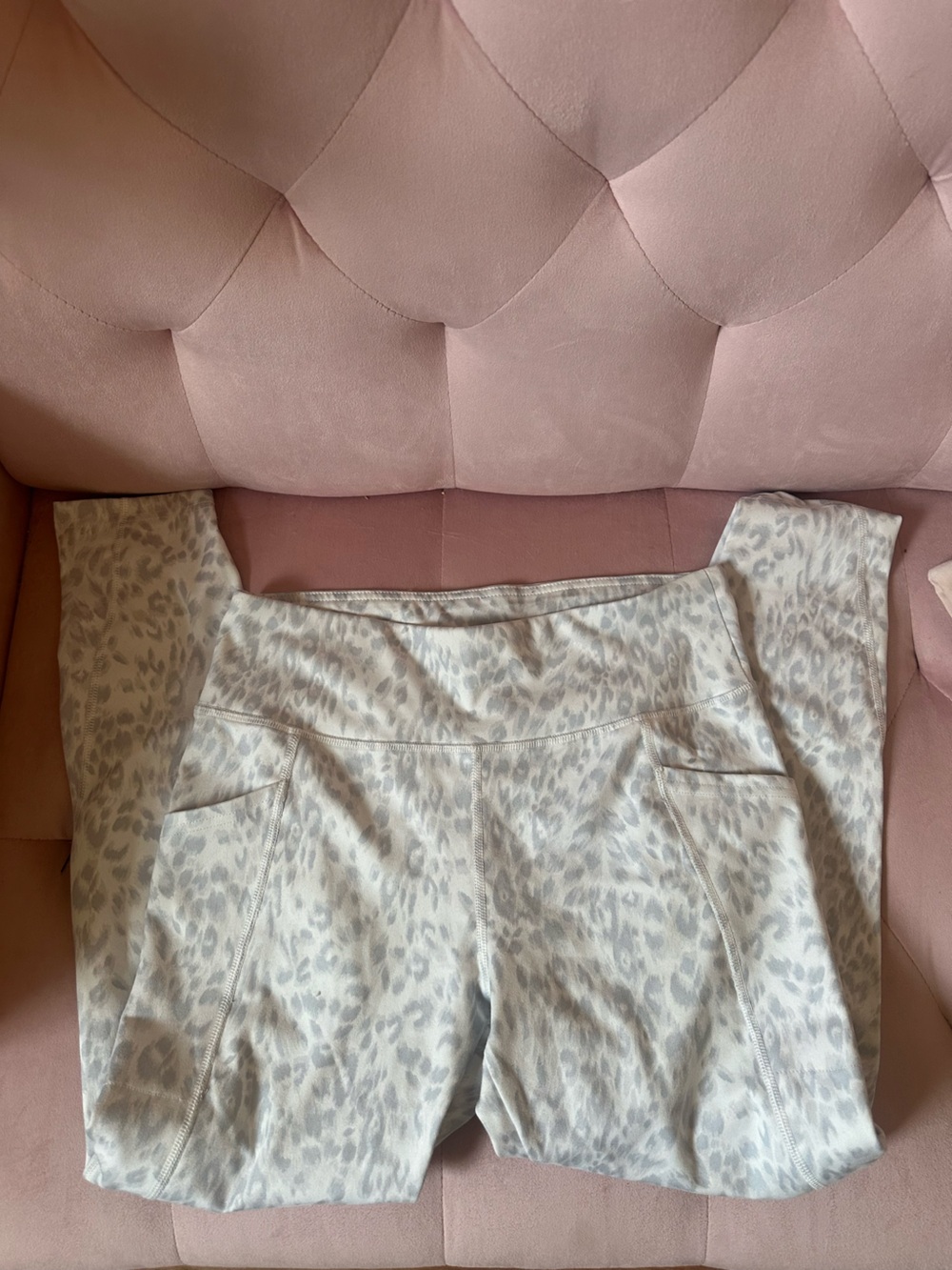 White Jockey Cheetah leggings